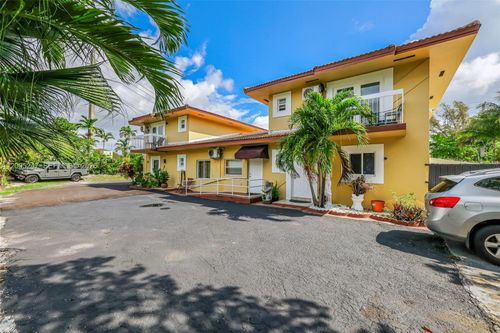 12085 W Dixie Hwy, Biscayne Park, FL, 33161-6111 | Card Image