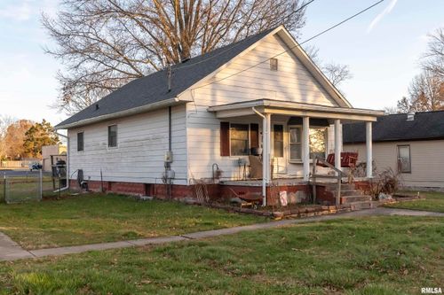 402 S Clay St, Sesser, IL, 62884-1708 | Card Image