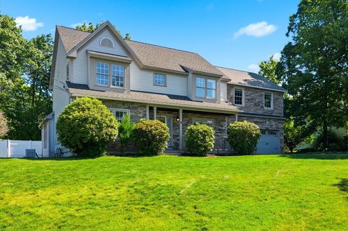 9 Tennyson Dr, Manchester, NH, 03104-4766 | Card Image