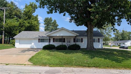 303 Eggering Dr, O Fallon, MO, 63366-2247 | Card Image