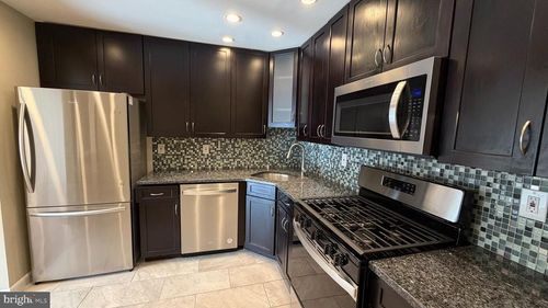 81 Willow Ct, HAMILTON, NJ, 08619-4625 | Card Image