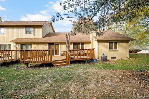 28801 Ranchwood Dr, Southfield, MI, 48076-2465 | Card Image