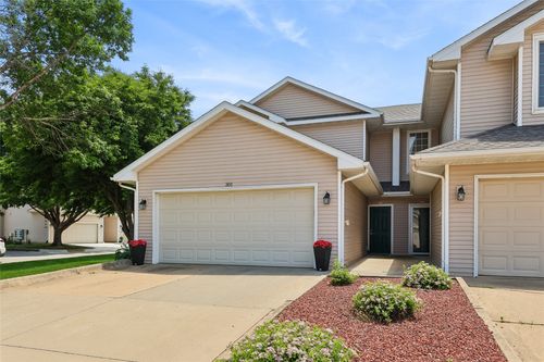 301-900 67th St, West Des Moines, IA, 50266-2436 | Card Image