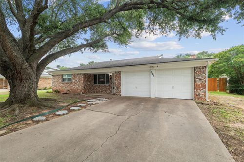 325 Belmont St, Hurst, TX, 76053-6105 | Card Image