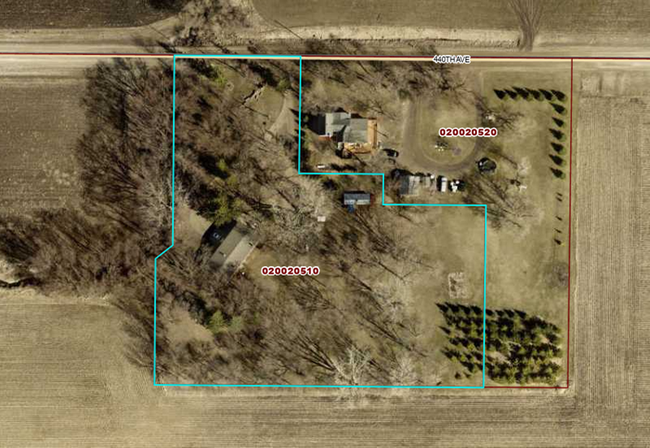 Very large lot, sellers can walk lot lines with interested parties. | Image 31