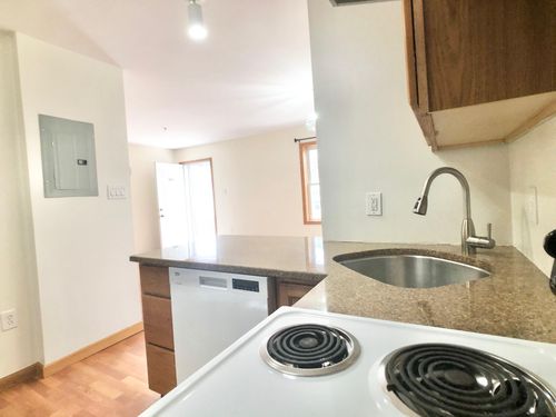 a-327 W Post Rd, White Plains, NY, 10606-2944 | Card Image