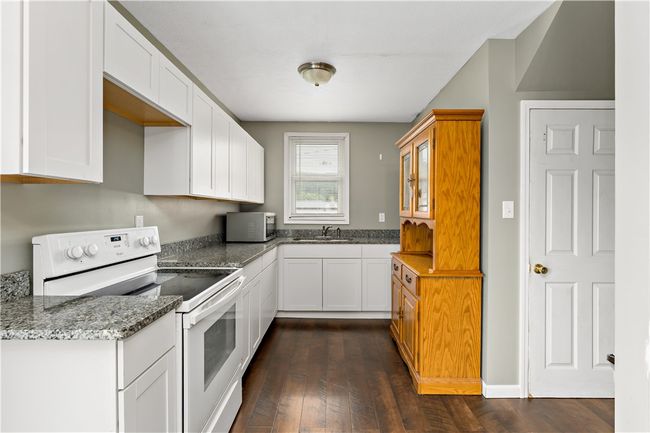 152 Pine St, House other with 4 bedrooms, 2 bathrooms and null parking in Jefferson PA | Image 5