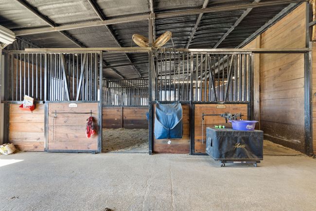 4574 Masch Branch Rd, Home with 3 bedrooms, 3 bathrooms and null parking in Krum TX | Image 34