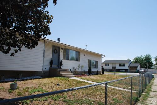 561 N 700 W, Clearfield, UT, 84015-3836 | Card Image