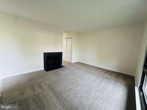 16 E Daisy Ln, MOUNT LAUREL, NJ, 08054-2578 | Card Image