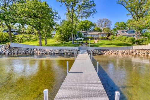 919 N Shore Dr, Detroit Lakes, MN, 56501-4206 | Card Image