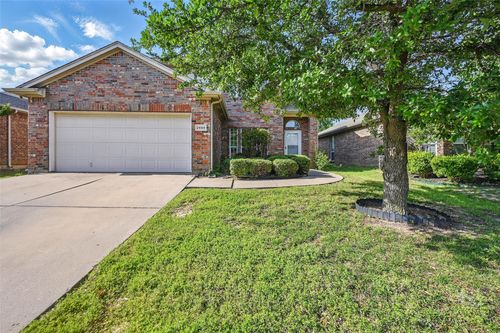 2668 Silver Hill Dr, Fort Worth, TX, 76131-2085 | Card Image