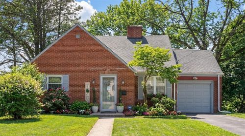 376 Mcclellan Dr, Pleasant Hills, PA, 15236-4106 | Card Image