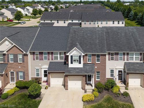 106 Pebble Ct, Berea, OH, 44017-3153 | Card Image
