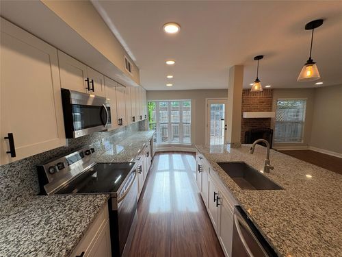 14293 Misty Meadow Ln, Houston, TX, 77079-3164 | Card Image
