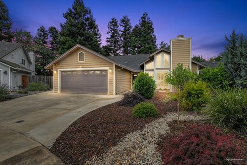9388 Windy Fen Ct, Elk Grove, CA, 95758-4207 | Card Image