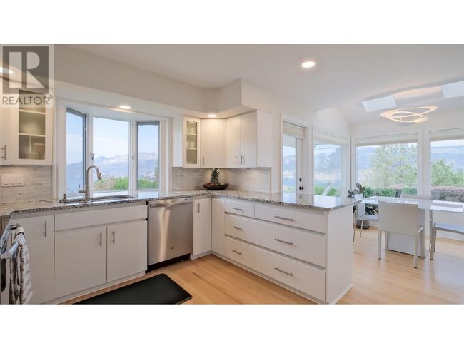 118 Sumac Ridge Dr, House other with 4 bedrooms, 3 bathrooms and 6 parking in Summerland BC | Image 13