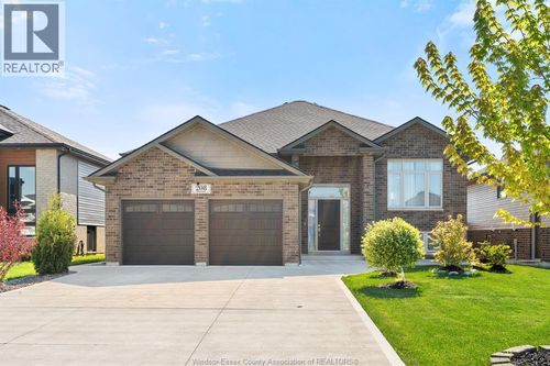 208 Clarke St, Amherstburg, ON, N9V0G6 | Card Image