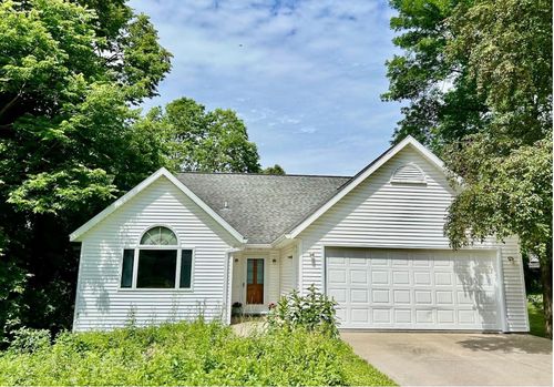 903 Ridge Road, Decorah, IA, 52101 | Card Image