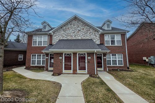 33530 Utica Rd, Fraser, MI, 48026-3562 | Card Image