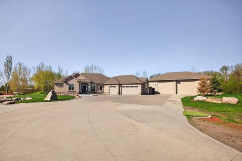 7620 Adelman Dr, Horace, ND, 58047-4819 | Card Image