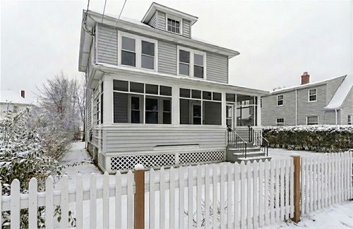70 Whittier Rd, Pawtucket, RI, 02861-2640 | Card Image