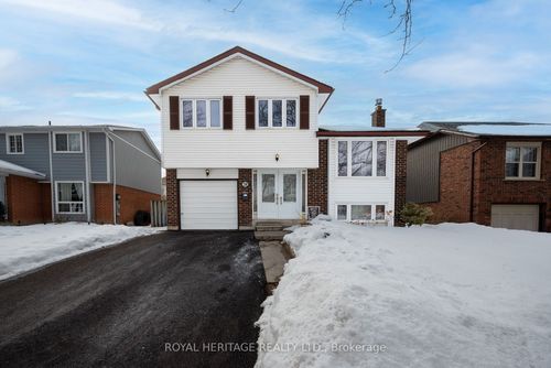 28 Renfield Cres, Whitby, ON, L1P1B4 | Card Image