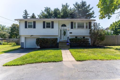 11 Hartford St, Salem, MA, 01970-1033 | Card Image