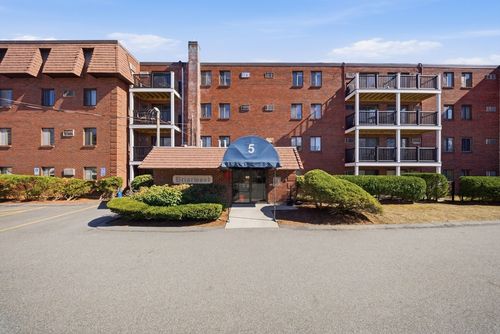 apt-a1-5 Washington St, Reading, MA, 01867-2501 | Card Image