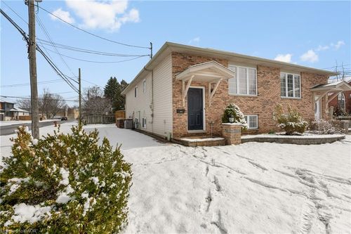 4688 Lee Ave, Niagara Falls, ON, L2H1M8 | Card Image