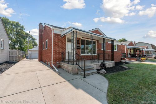 15101 Drake St, Southgate, MI, 48195-2605 | Card Image