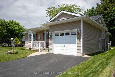 366 Shannon Blvd, House other with 2 bedrooms, 2 bathrooms and 3 parking in Grand Bend ON | Image 2