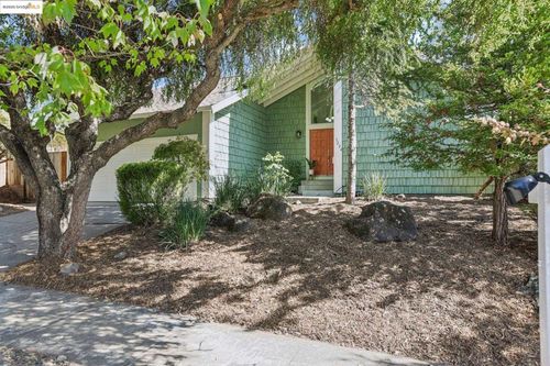 5224 Piedmont Dr, Santa Rosa, CA, 95409-2846 | Card Image