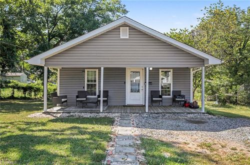 912 Lee St, Asheboro, NC, 27203-6239 | Card Image
