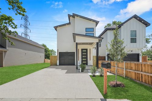 420 N Moore St, Dallas, TX, 75203-1942 | Card Image