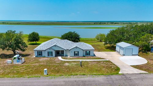 125 Hilltop Cir, Mathis, TX, 78368-4031 | Card Image