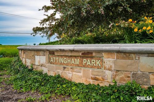 10427 N Attingham Park, Peoria, IL, 61615-2798 | Card Image