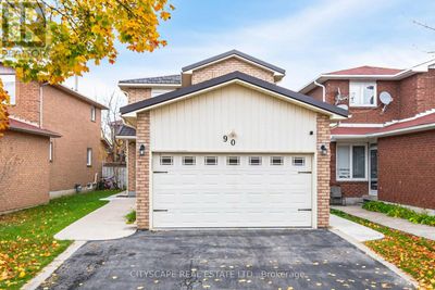 90 Toba Cres, House other with 4 bedrooms, 3 bathrooms and 6 parking in Brampton ON | Image 1