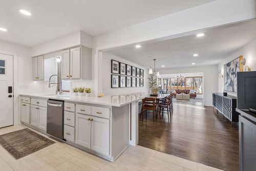 25835 Wild Rose Ln, Shorewood, MN, 55331-7932 | Card Image