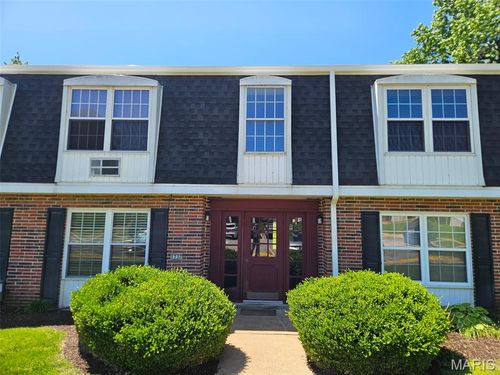 h-1737 Herault Pl, Saint Louis, MO, 63125-2641 | Card Image