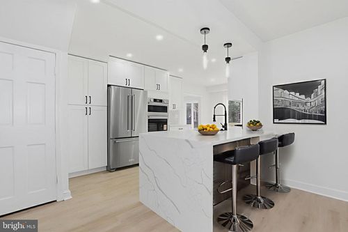 311 Ellsworth Dr, SILVER SPRING, MD, 20910-4221 | Card Image