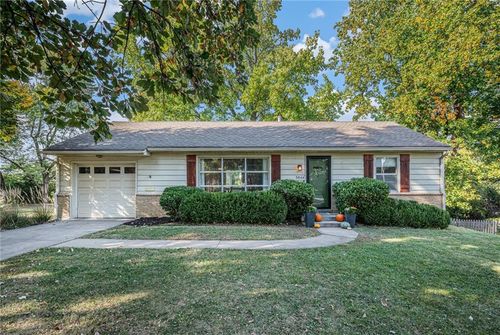 5844 Granada Ln, Fairway, KS, 66205-3135 | Card Image