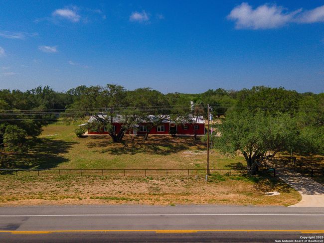 1015 Fm 2200 W, House other with 3 bedrooms, 3 bathrooms and null parking in Devine TX | Image 49