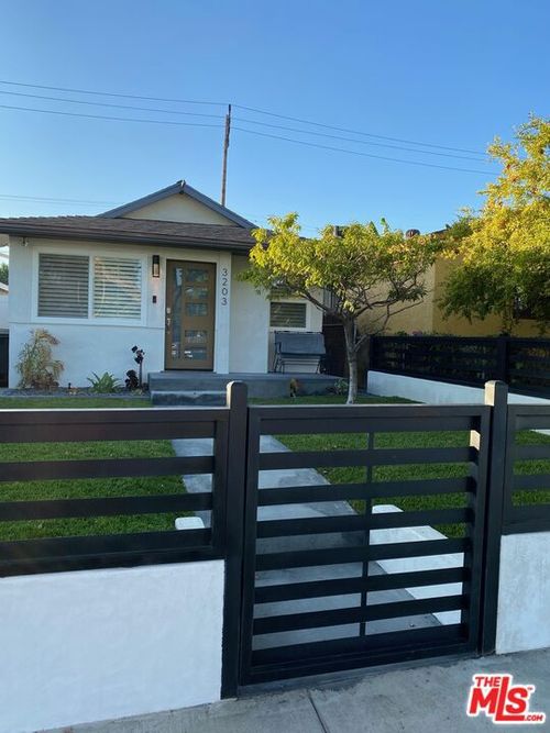 3203 W Chandler Blvd, Burbank, CA, 91506 | Card Image