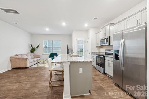 9051 Lowfalls Ln, Charlotte, NC, 28216-5288 | Card Image