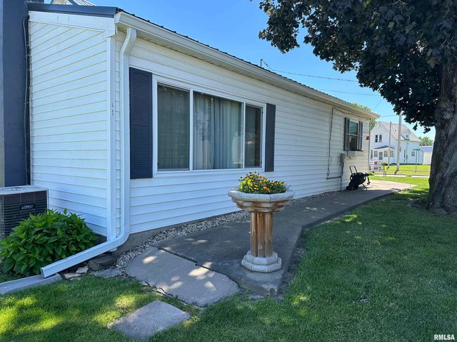 24 E Gillet St, House other with 3 bedrooms, 2 bathrooms and null parking in Preston IA | Image 5