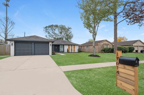 17614 Heritage Bay Dr, Webster, TX, 77598-3106 | Card Image