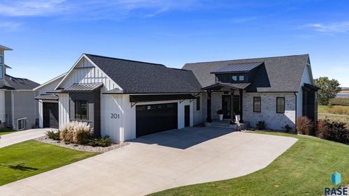 201 S Boathouse Cir Circle, Sioux Falls, SD, 57107 | Card Image