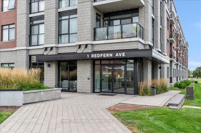 329 - 1 Redfern Ave, Condo with 2 bedrooms, 2 bathrooms and 2 parking in Hamilton ON | Image 2