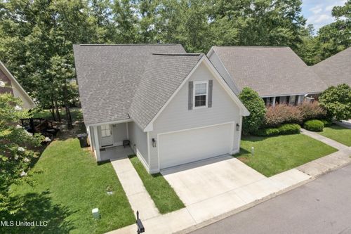 46 Bridgefield Ct, Hattiesburg, MS, 39402-8690 | Card Image